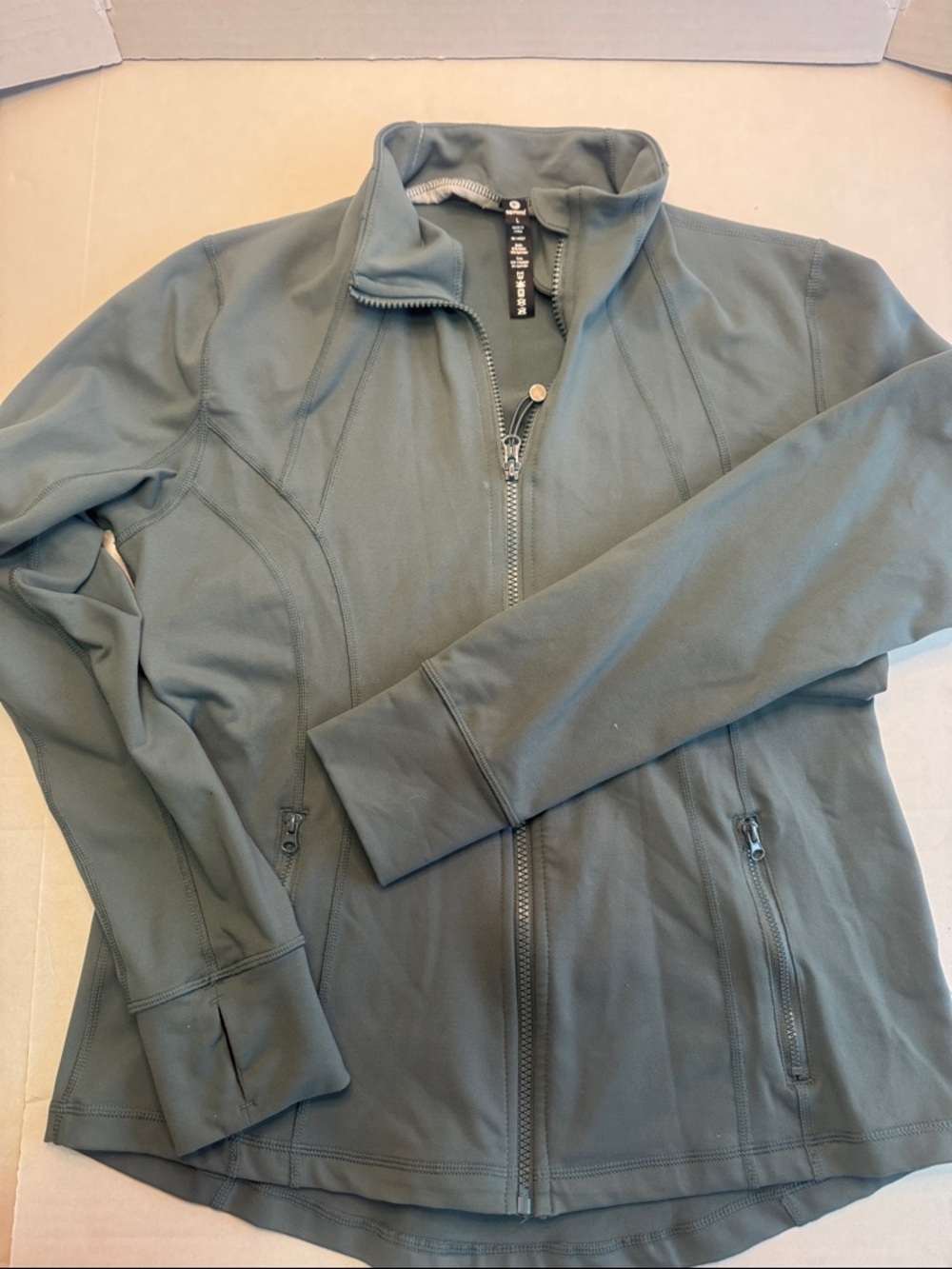 90 Degree by Reflex Olive Green Full-Zip Performance Jacket. Thumb holes.